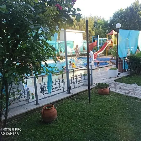 Devora 1 & Bar & Restaurant Apartmán *