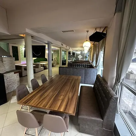 Devora 1 & Bar & Restaurant Lägenhet *
