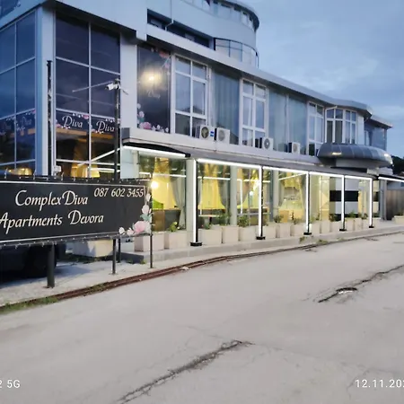 Devora 1 & Bar & Restaurant Lägenhet Varna