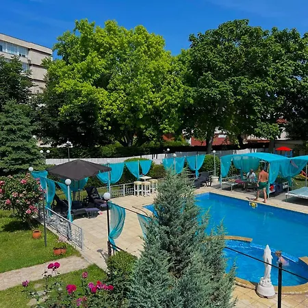 Devora 1 & Bar & Restaurant アパート ヴァルナ