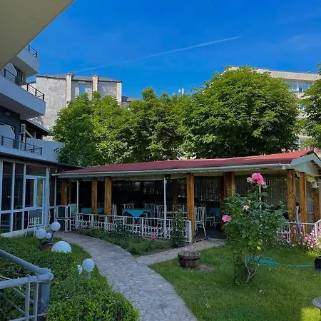 Lägenhet Devora 1 & Bar & Restaurant