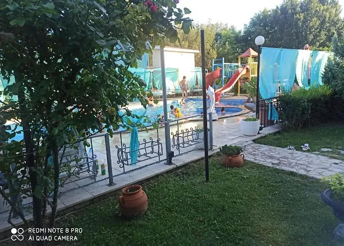 Devora 1 & Bar & Restaurant Апартаменты *