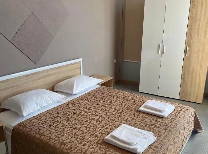 Devora 1 & Bar & Restaurant Апартаменты *