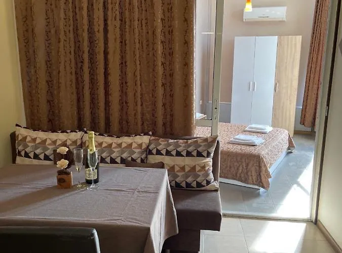 Апартаменты Devora 1 & Bar & Restaurant *