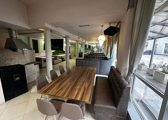 Devora 1 & Bar & Restaurant Апартаменты *