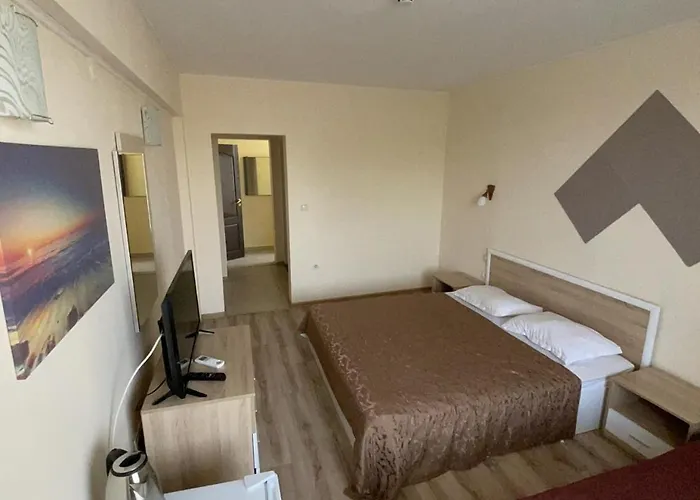 Devora 1 & Bar & Restaurant Апартаменты Варна