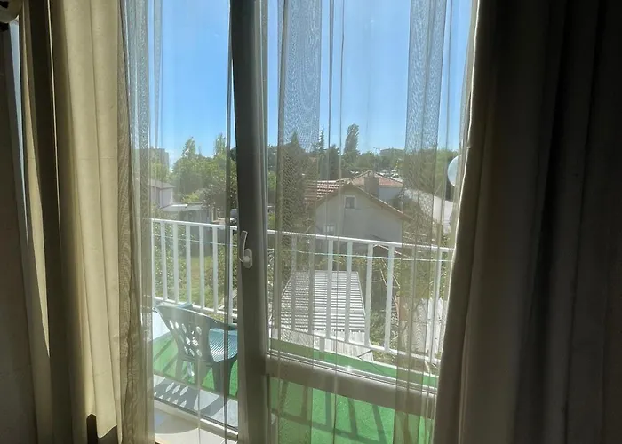 Devora 1 & Bar & Restaurant Апартаменты *